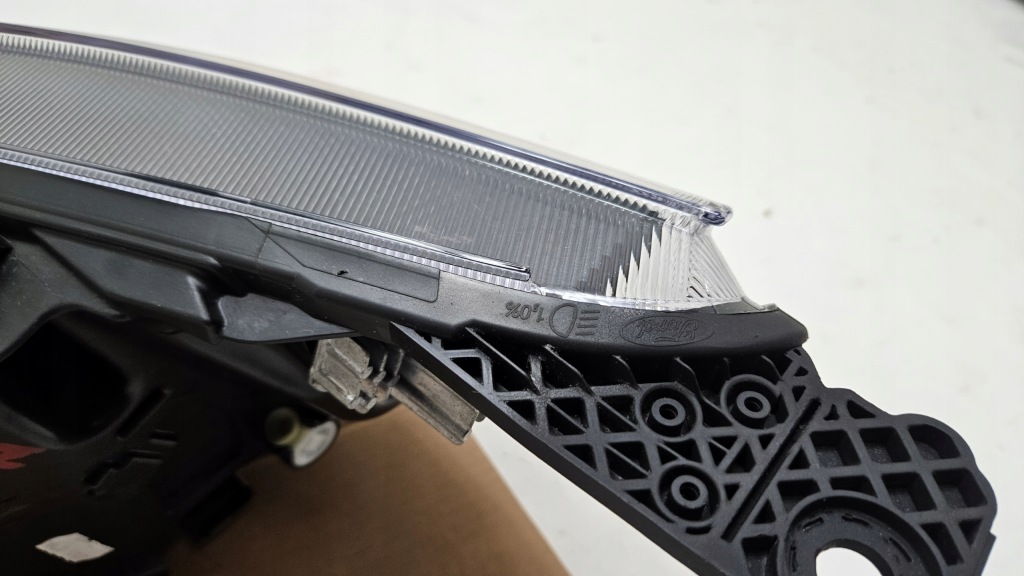 Фара правый  перед передняя ford focus mk4 рестайлинг  full led nx7b-13e014-cf с Разборки