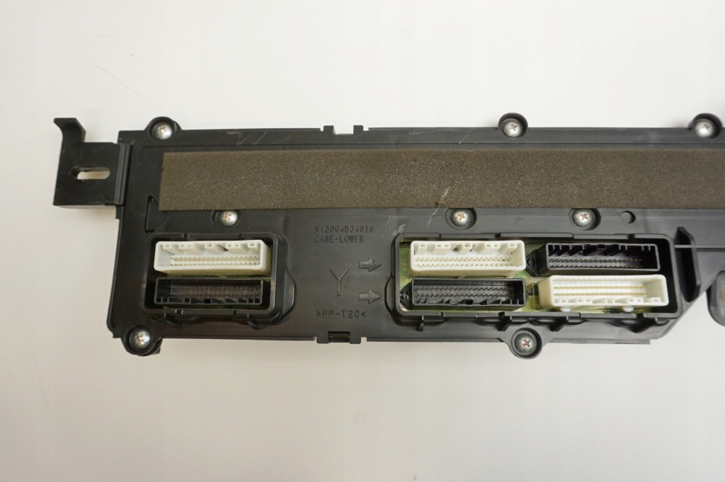 фото №9, Молдинг приладова подаюча електропроводка панелі infiniti q70 m35h m37 m56