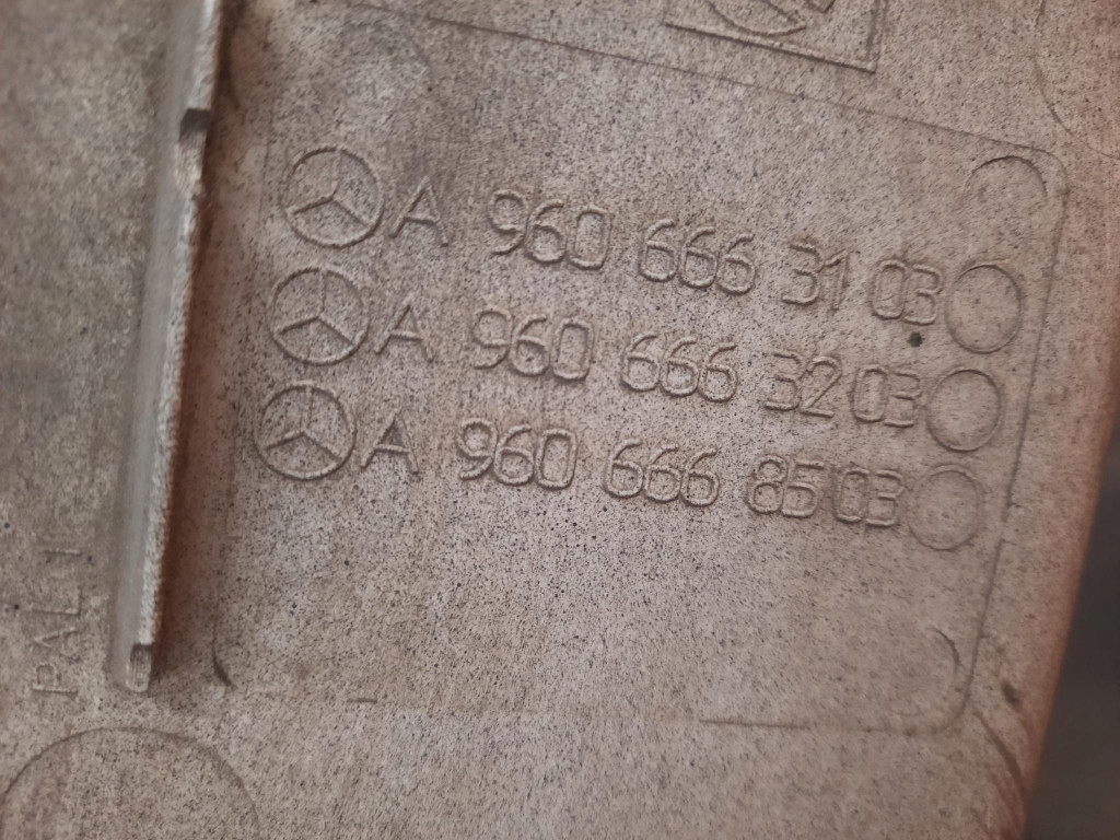 фото №12, Mercedes actros mp4 подножка подножка a 9606663103