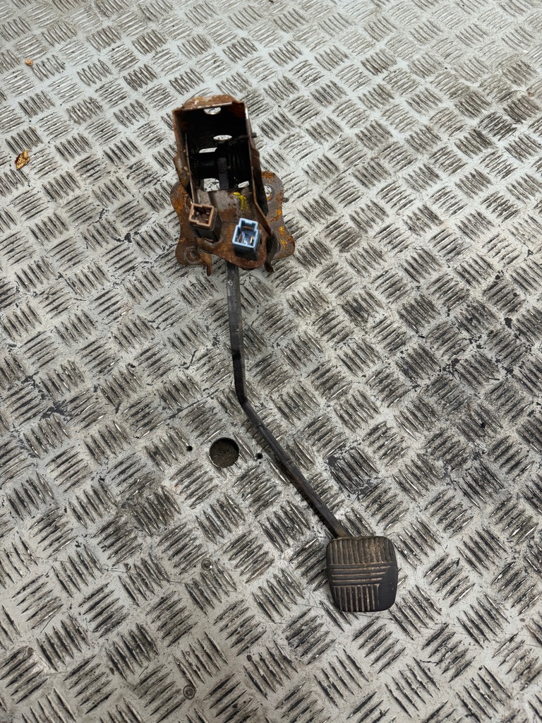 фото №1, Педаль тормоза nissan terrano ii