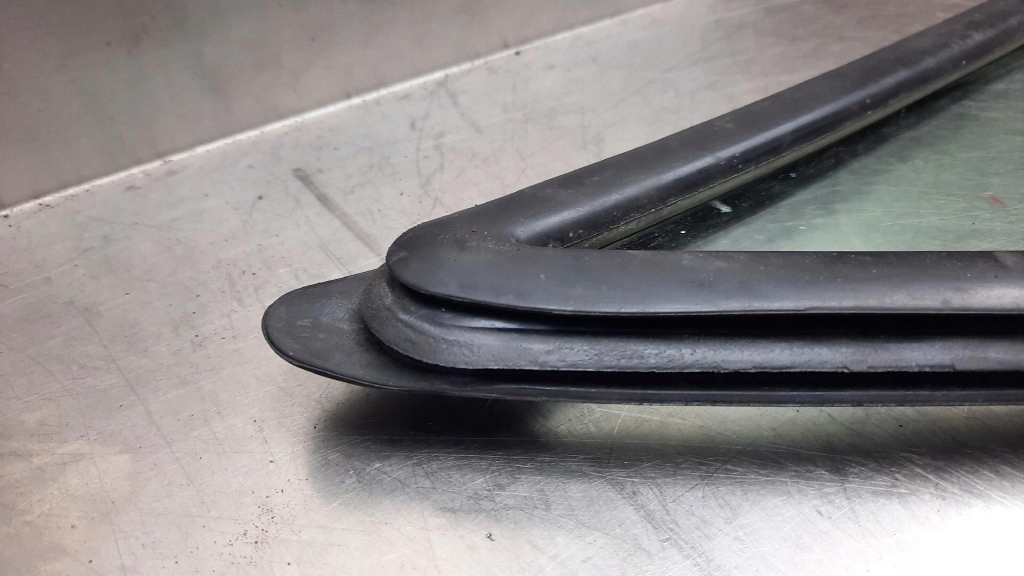 фото №11, Стекло дверь правый перед треугольник fiat ducato ii 01r