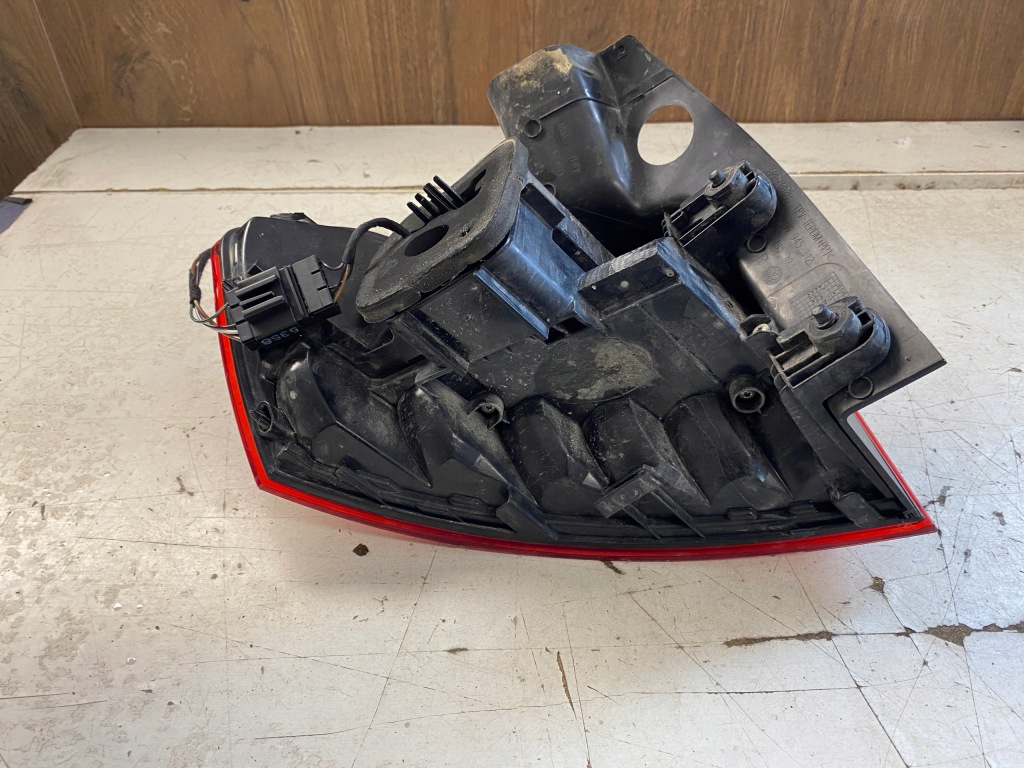 Vw passat b8 kombi лампа правый задняя led Оригинал