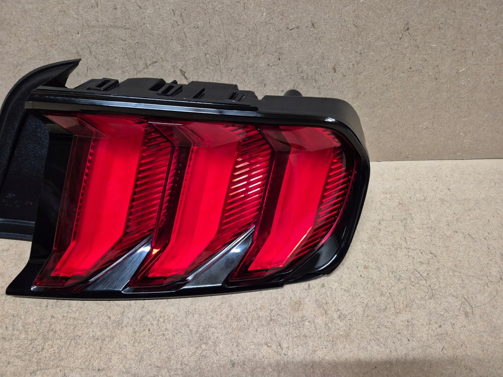 Ford mustang mk6 фара led правый задний  америка ameryka Доставка