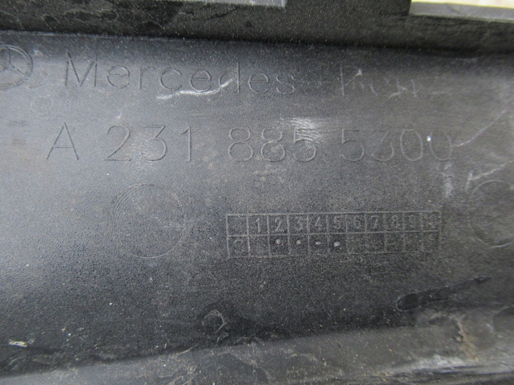 Mercedes sl 231 lift amg молдинг бампера задня дифузор a2318855300 Недорого