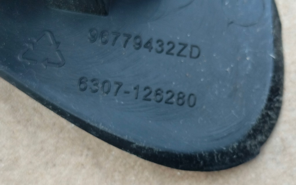 фото №4, Citroen c4 picasso ii треугольник заглушка дверь перед