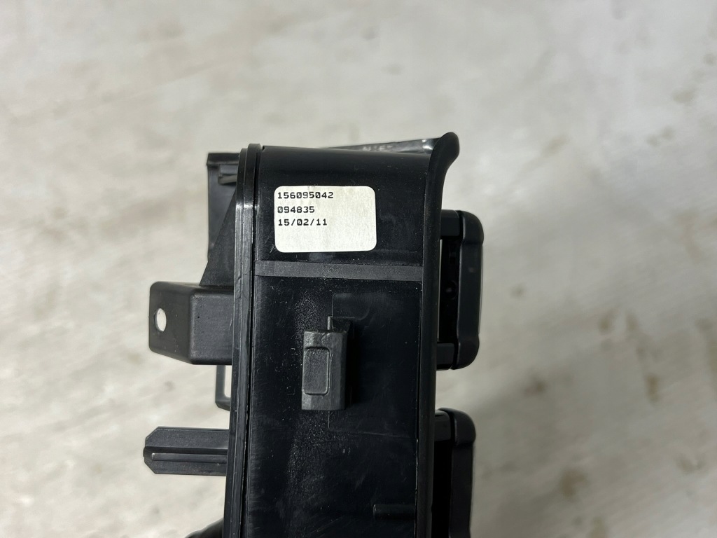 Панель керування - перемикач світла alfa romeo оригінальний номер 156095042 Зі Шроту