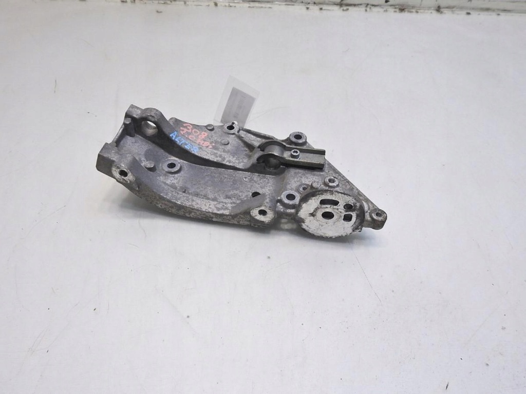 фото №8, Кронштейн основа генератора peugeot 308 i 2.0 hdi