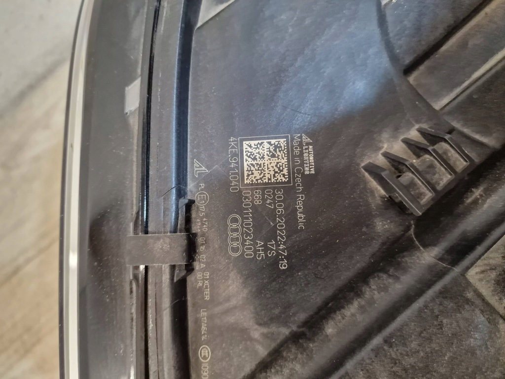 Audi e-tron лампа права full led 4ke941040 Недорого