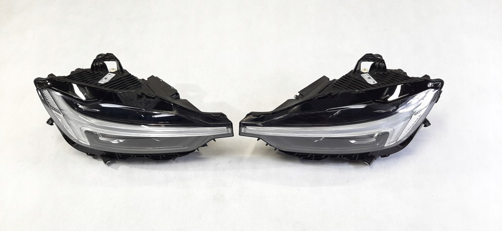 Купить Volvo xc60 led фары комплект 32337374 32337383