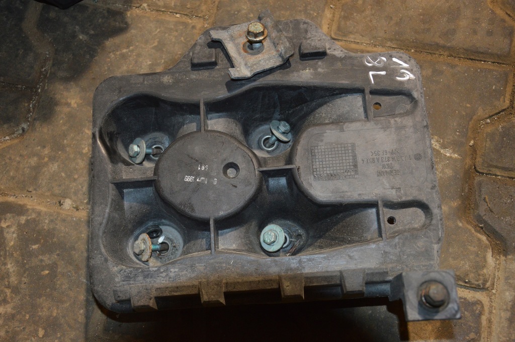 фото №1, Audi a3 8l 5d основа акумулятор