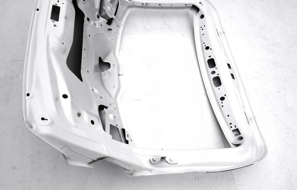 фото №14, Alfa romeo stelvio крышка багажника задняя накладка молдинг оригинал оригинальный номер