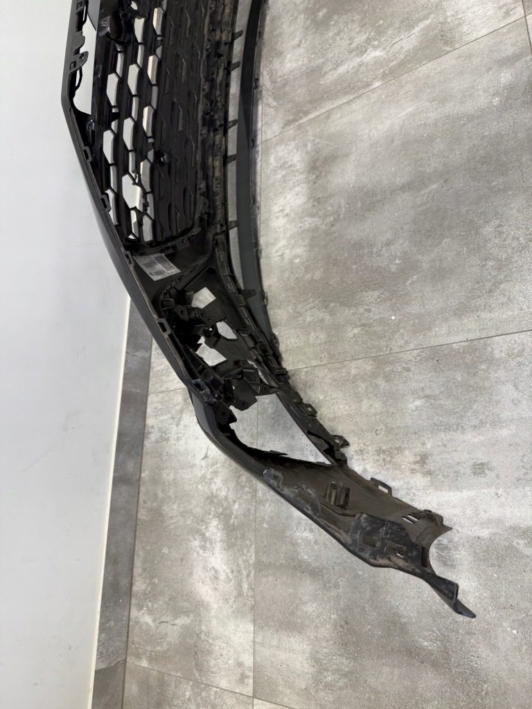 Бампер передний с решетка радиатора audi e-tron lift 23 q8 s-line омыватель 6xpdc с Разборки