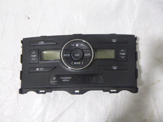 фото №1, Панель обдув кондиционера toyota auris