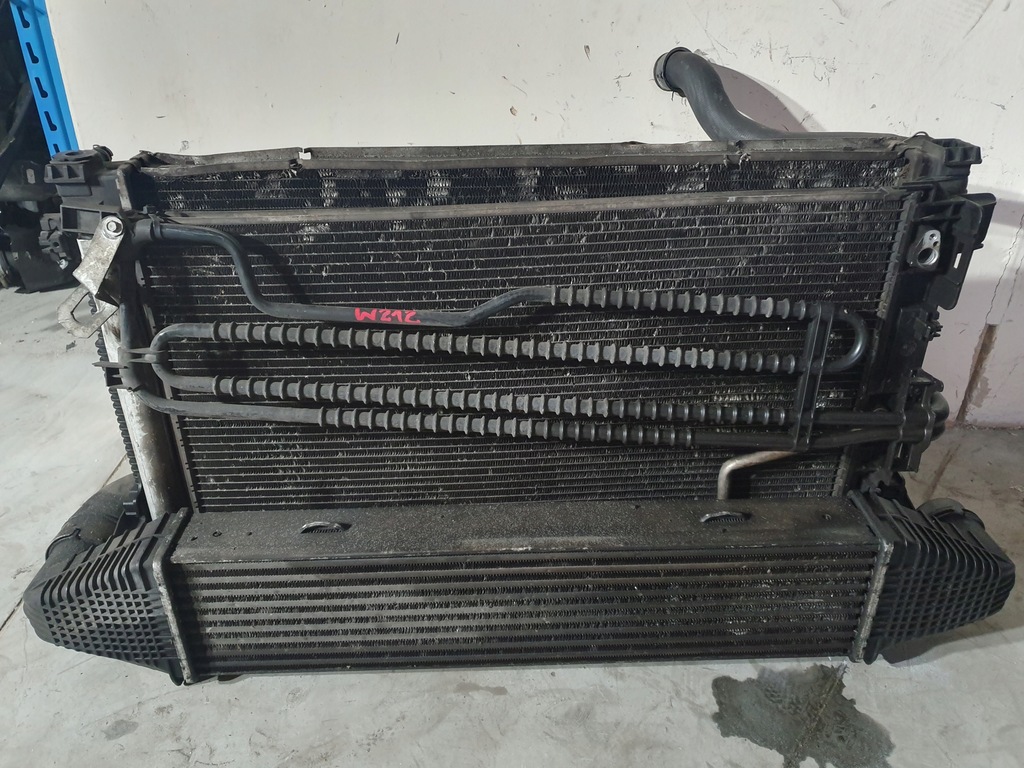 фото №1, Комплект радиатор e-klasa w212 дизель