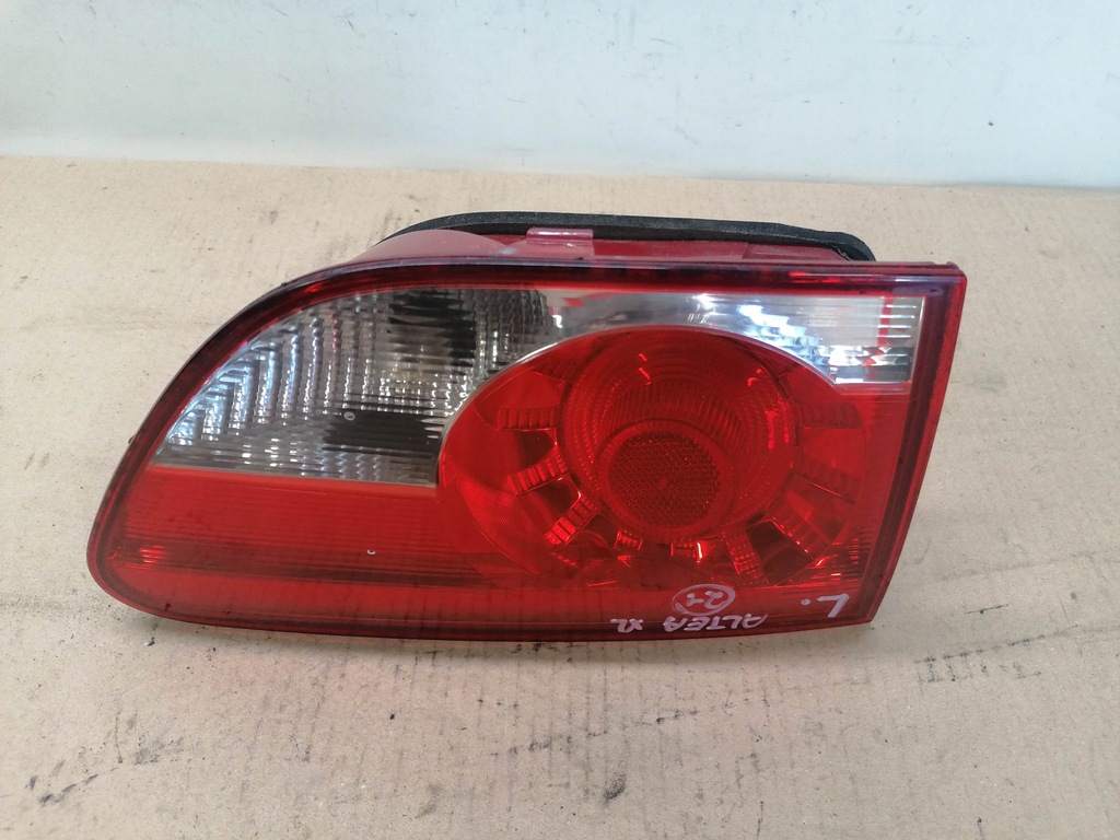 фото №12, Лампа задняя крышки левая seat altea xl lift 09-