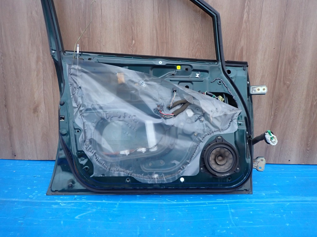 фото №9, Suzuki liana 02-07 дверь передние левая zy6