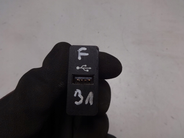 фото №1, Bmw 3 f31 f30 разъём usb 9230248