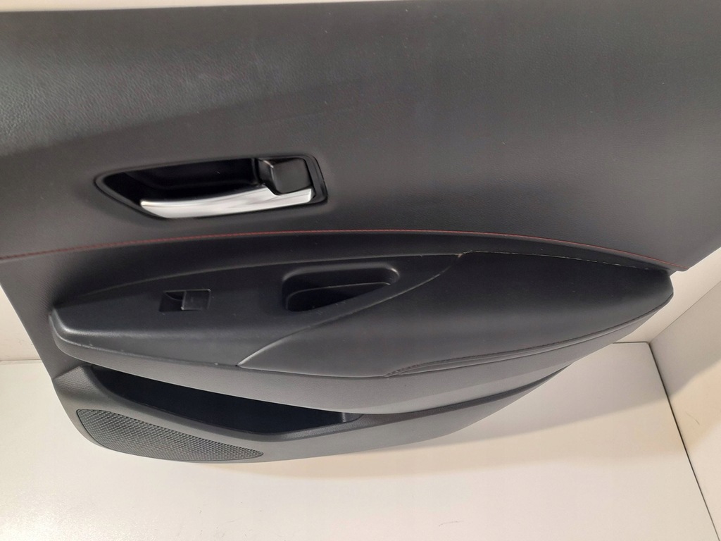 фото №9, Toyota corolla e21 / 2020 обшивка двері задній правий kombi et116