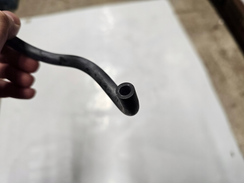 фото №3, Audi a5 8t lift трубка шланг лампы правая 8t0941718d