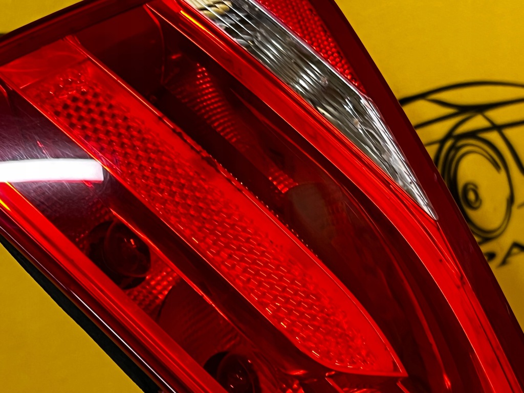 фото №6, Права задня лампа w кришка audi a4 b8 sedan