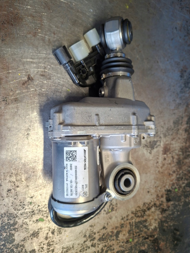 Привод поворота mercedes amg 2324608000 новый Оригинал