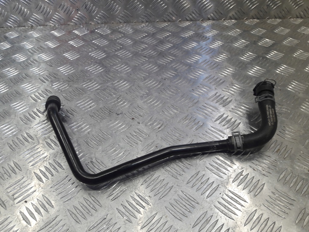 Купити Mercedes a w176 a45 amg трубка патрубок води a1332000053