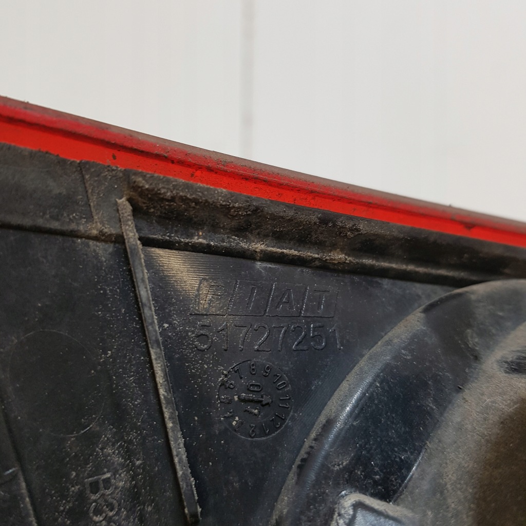 фото №3, Лампа права задня w кришка багажника fiat croma 2