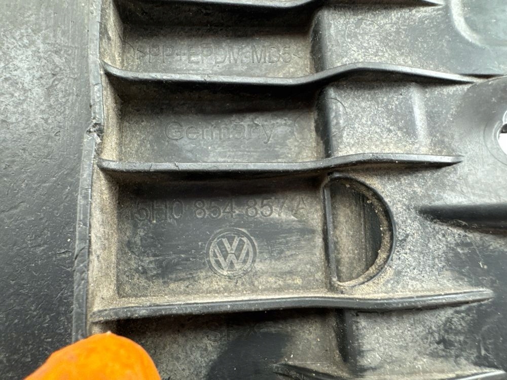 фото №10, Volkswagen golf viii 2020 задня сторона ліва бризковики задні