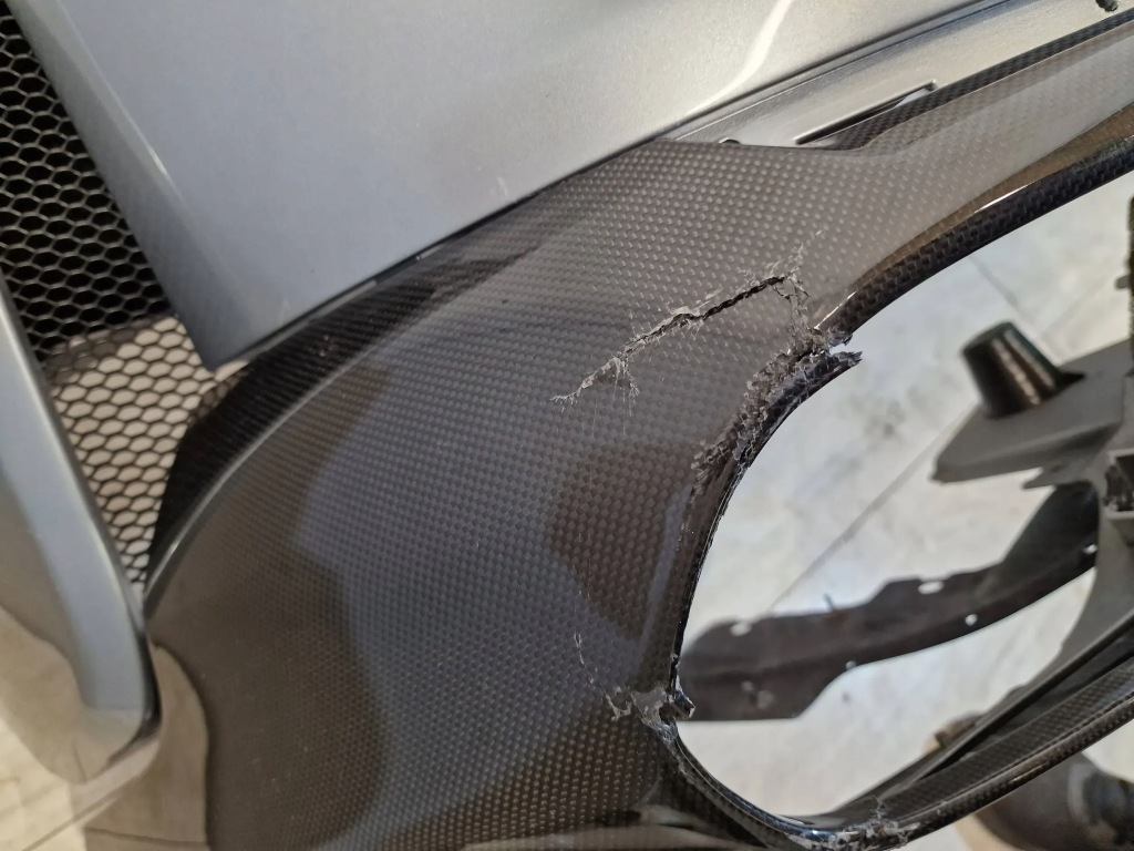 Ferrari 812 superfast задній бампер бампер 89335300 Ціна