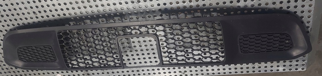 Купити Jeep grand cherokee wk2 17-21r overland решітка радіатора решітка бампера нижня