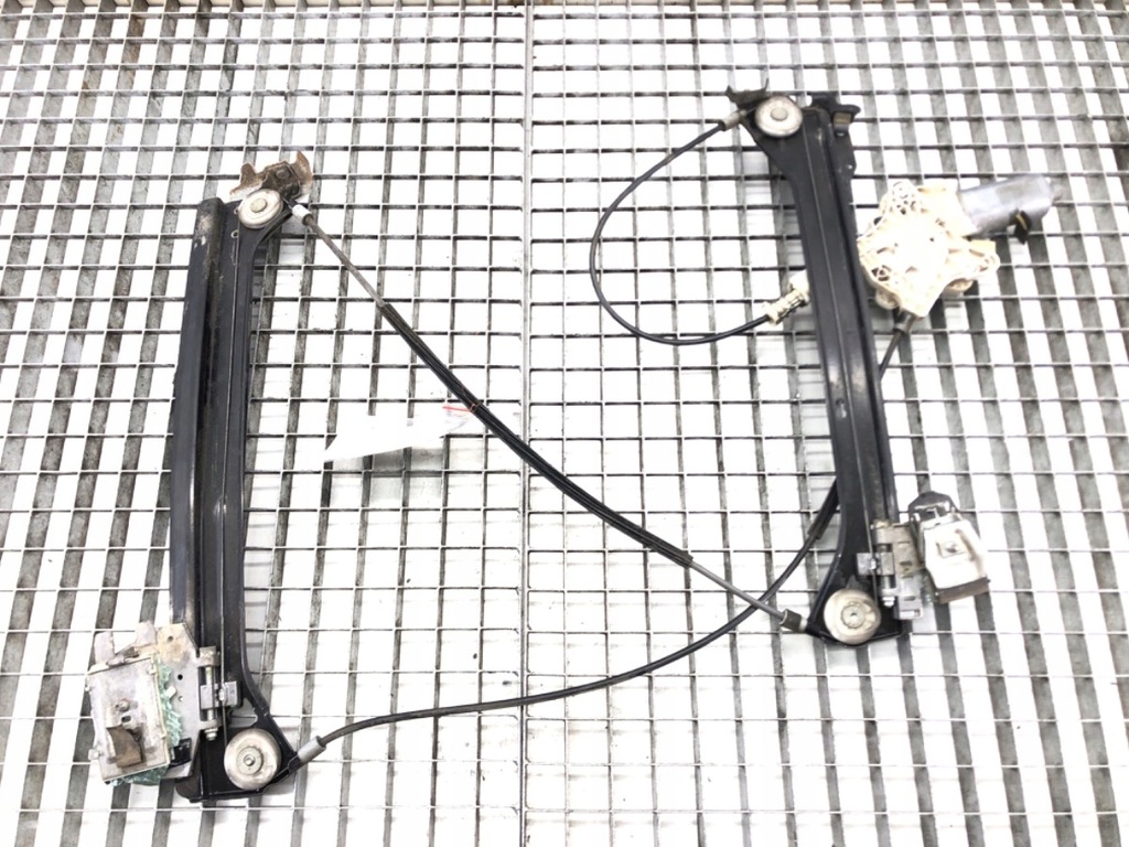 фото №1, Подъемник стекло левый перед mercedes c209