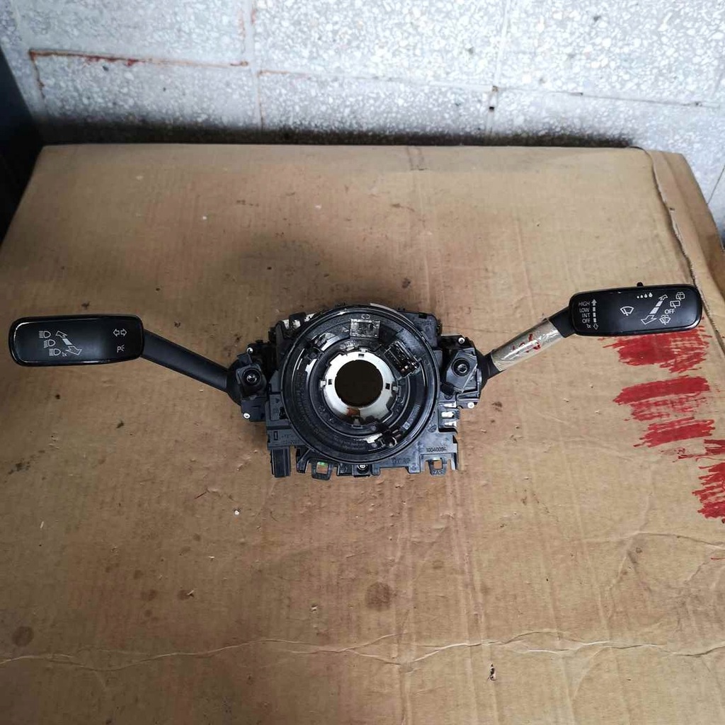 фото №1, Переключатель комбинированный рычаг volkswagen оригинальный номер 5q0953507gd