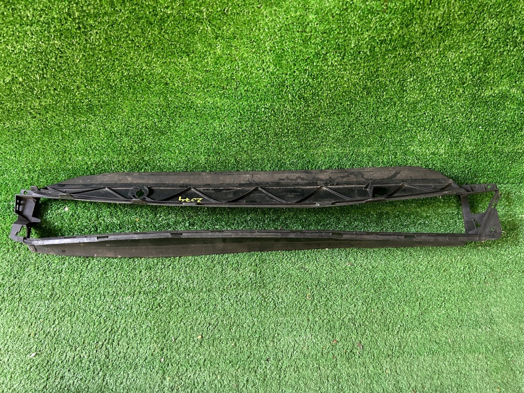 фото №1, Tesla model s воздуховод воздуха 1057847-00