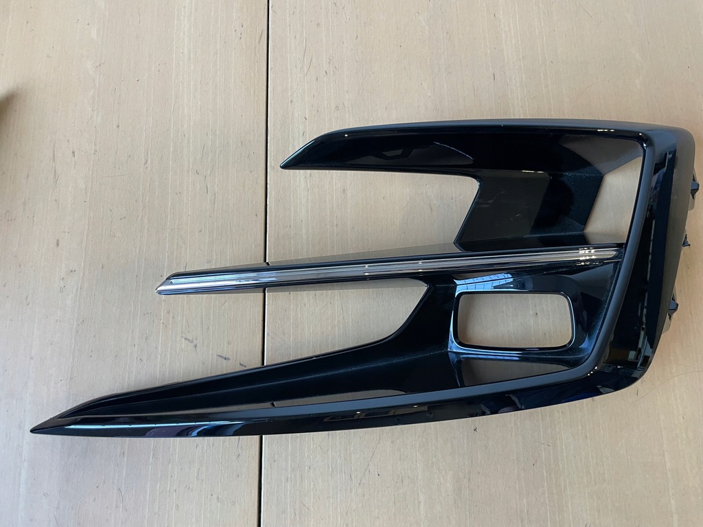 фото №1, Решётка бампера megane iv lift правая