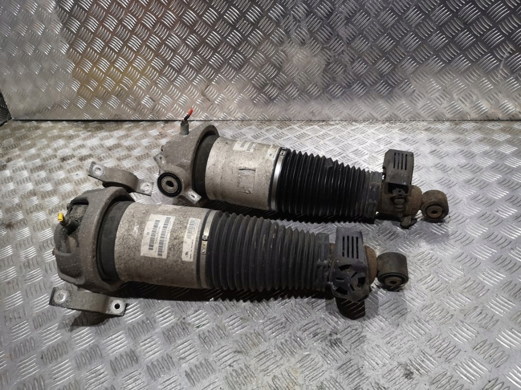 фото №1, Vw touareg пневмоподушка амортизатор правий задня 7l6616020e