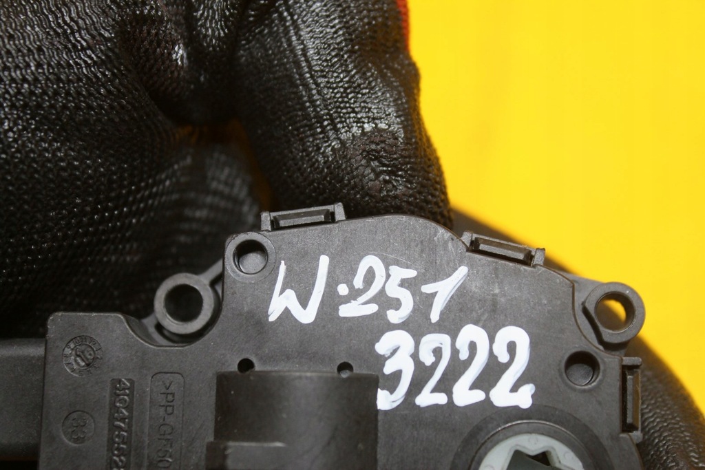 фото №8, Моторчик обігрівача mercedes w251 410475522