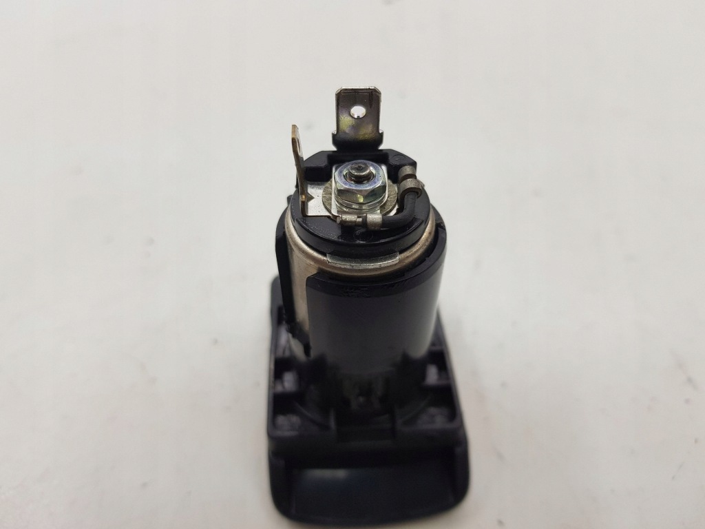 фото №5, Mitsubishi outlander 2007 роз'єм 12v задня