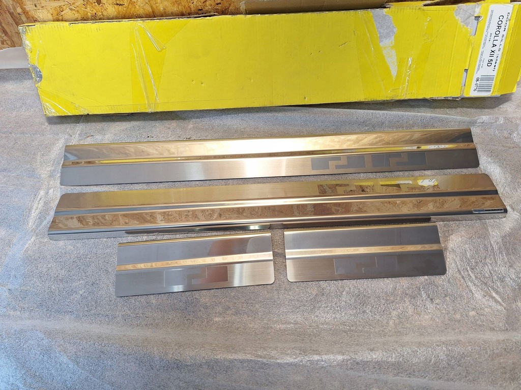 фото №2, Накладки пороговые внутреннее toyota corolla e21 19- комплект