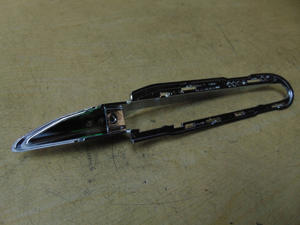 фото №12, Молдинг хром бампера mercedes w251 r klasa права