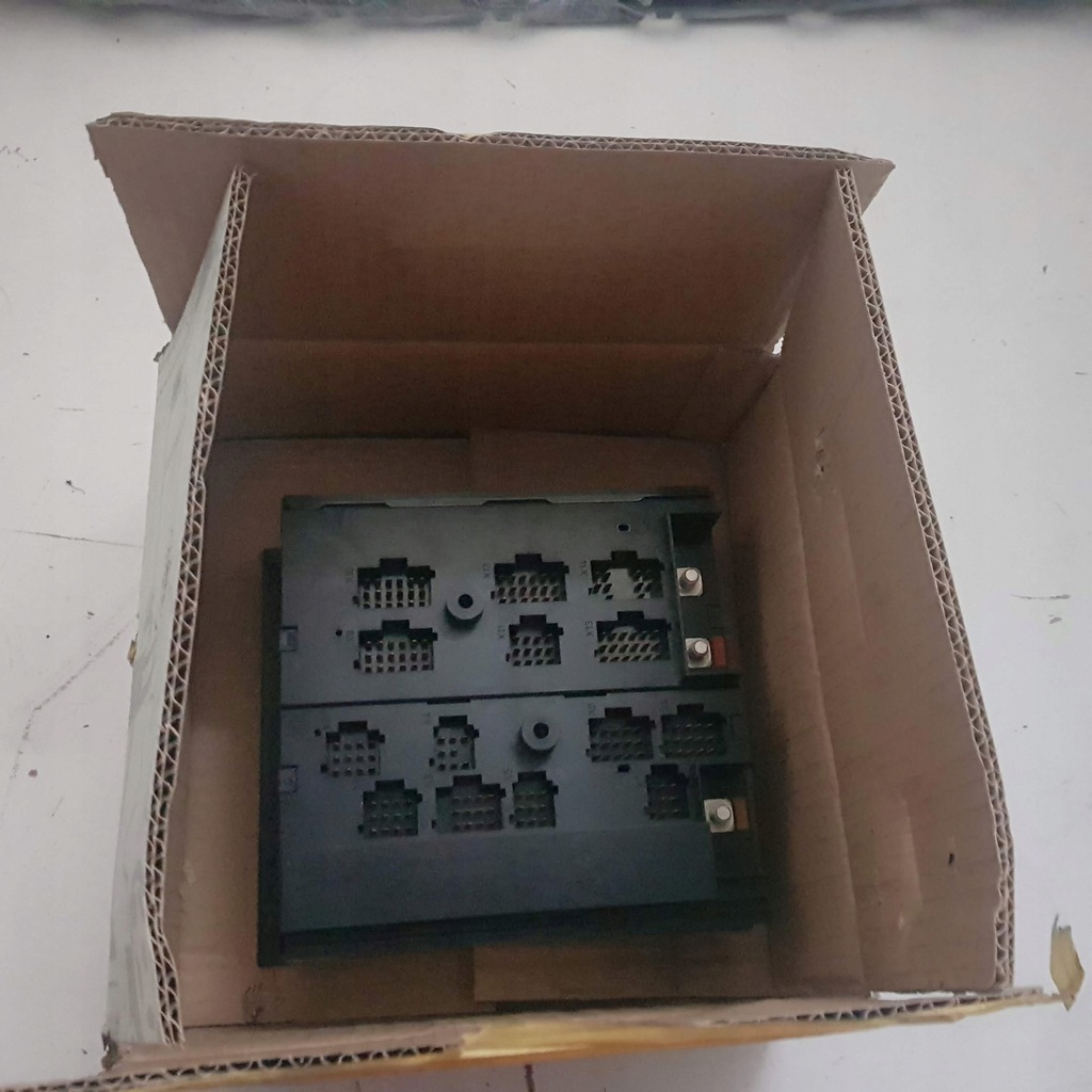 фото №1, Mercedes atego коробка предохранителей a0015433615 nowa