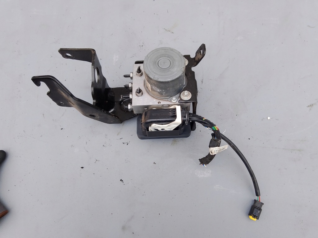 фото №1, Насос abs citroen c3 iii 16- 9826051380