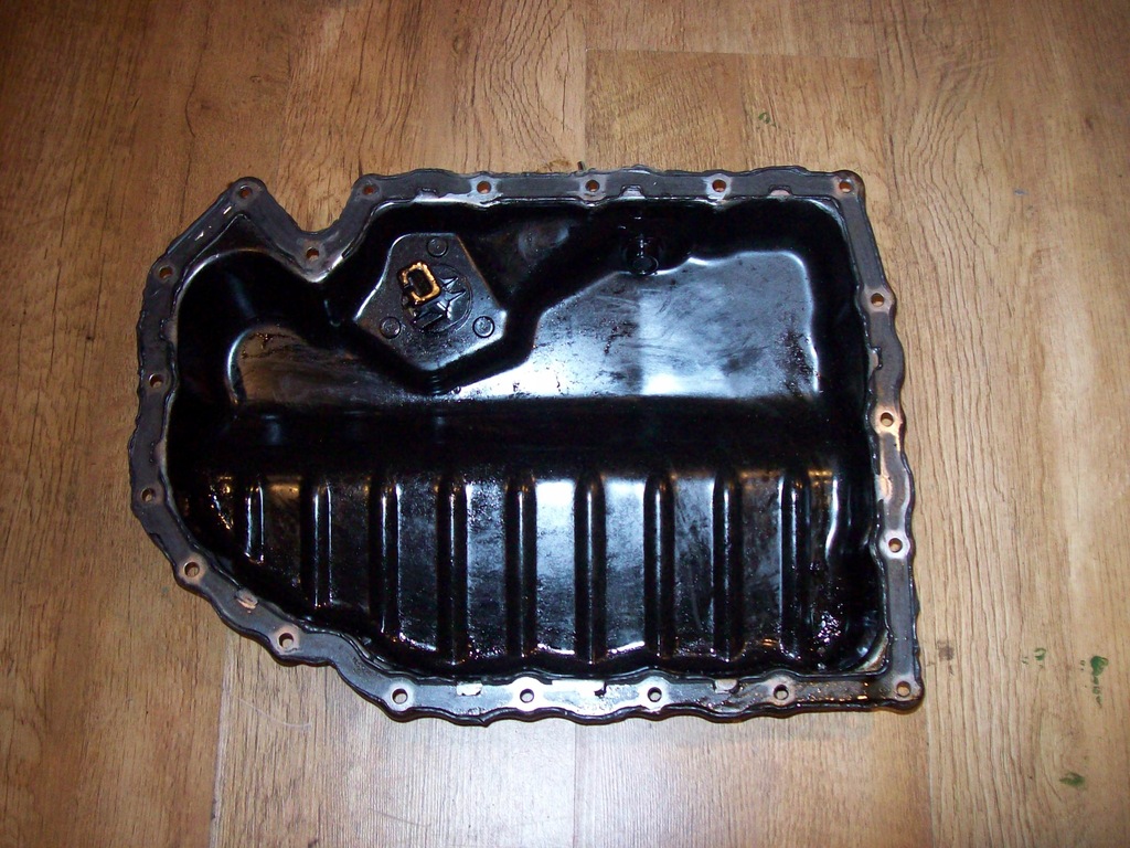 фото №1, Поддон масла audi a3 8p 2.0 tfsi 06j103600af