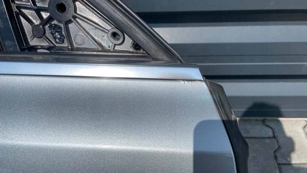 фото №12, Audi a8 d3 дверь правое цвет ly7g nr2