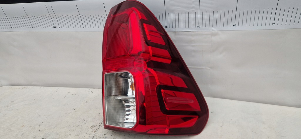 фото №2, Toyota hilux viii 8 15-17 rok лампа задняя правая