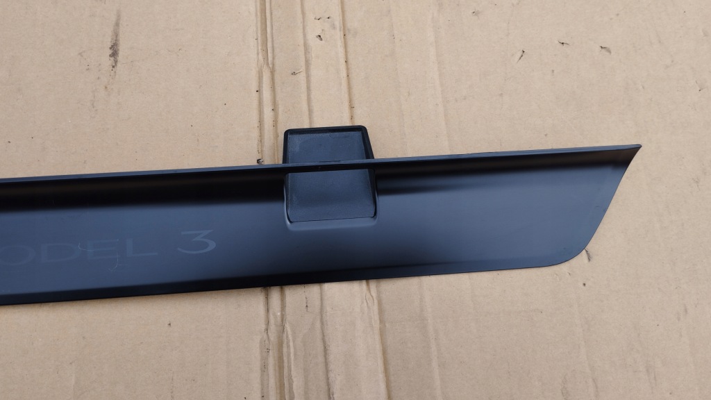 Накладка порог левый  перед tesla 3 рестайлинг Доставка