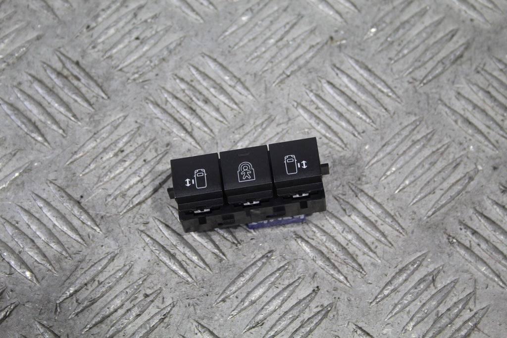 фото №1, Кнопка открывания дверь opel zafira d life