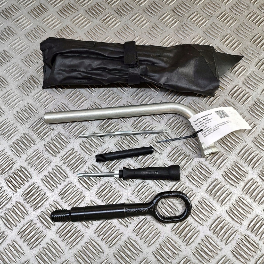 фото №1, Audi a5 2023 набор инструментов