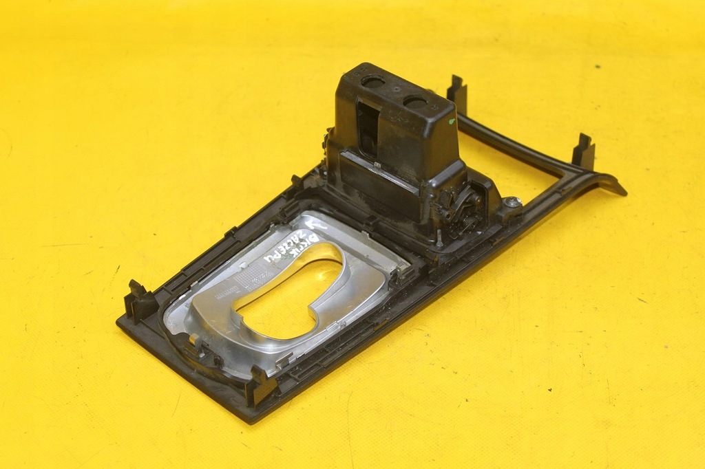 фото №7, Рамка тунель домкрата передач dekor porsche cayenne ii 7p5863324f 7p5857273