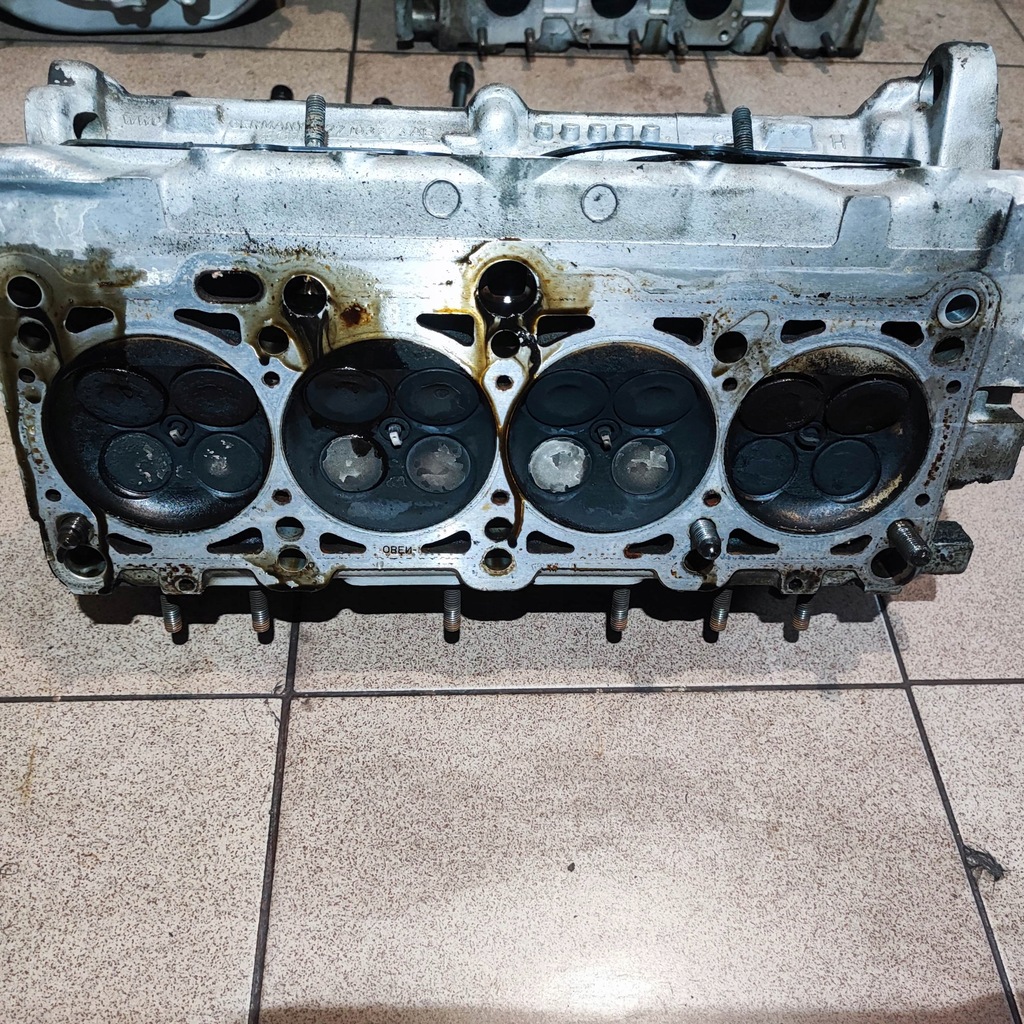 фото №7, Головка правая audi a8 d2 4.2 abz