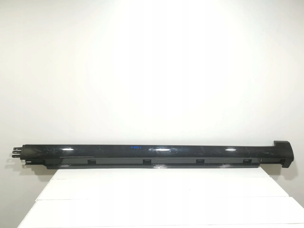 Купити Молдинг поріг права 3aa853856 passat b7 оригінал !!